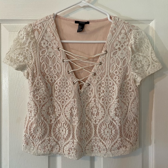 Forever 21 Tops - White lace crop top